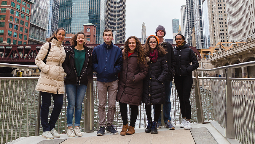students at a 360 chicago trip